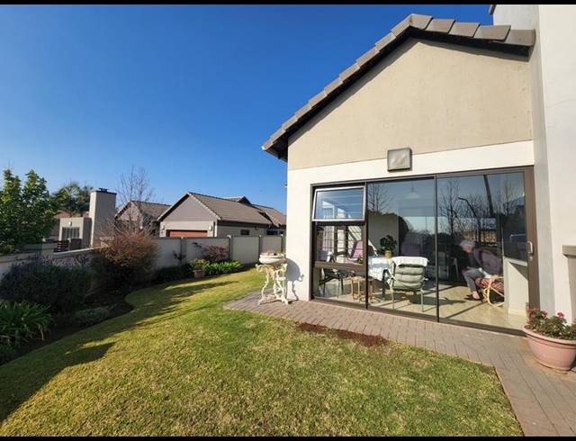 3 BEDROOM HOUSE FOR SALE IN RETIRE AT MIDSTREAM